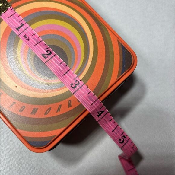 3.5” Authentic Fossil Watch Tin Collectors Item Excellent Preloved Condition - Picture 6 of 6